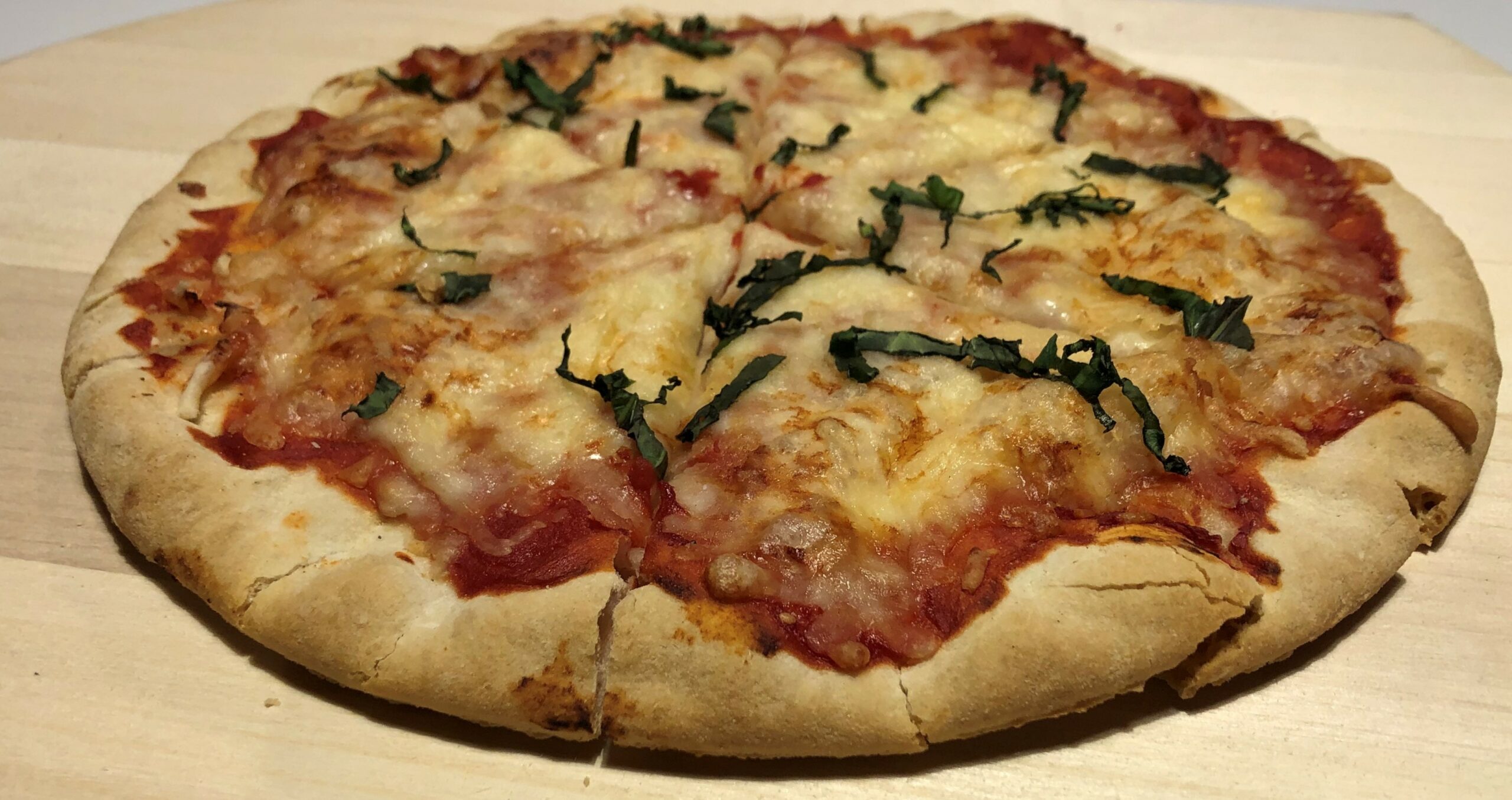 cooked margherita pizza